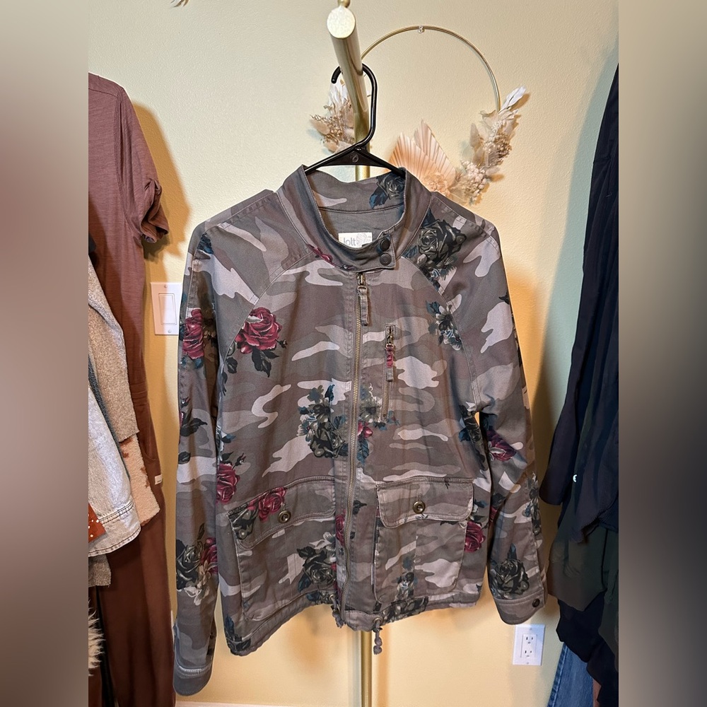 115. Jolt Floral Camo Bomber Jacket - Olive & Rose